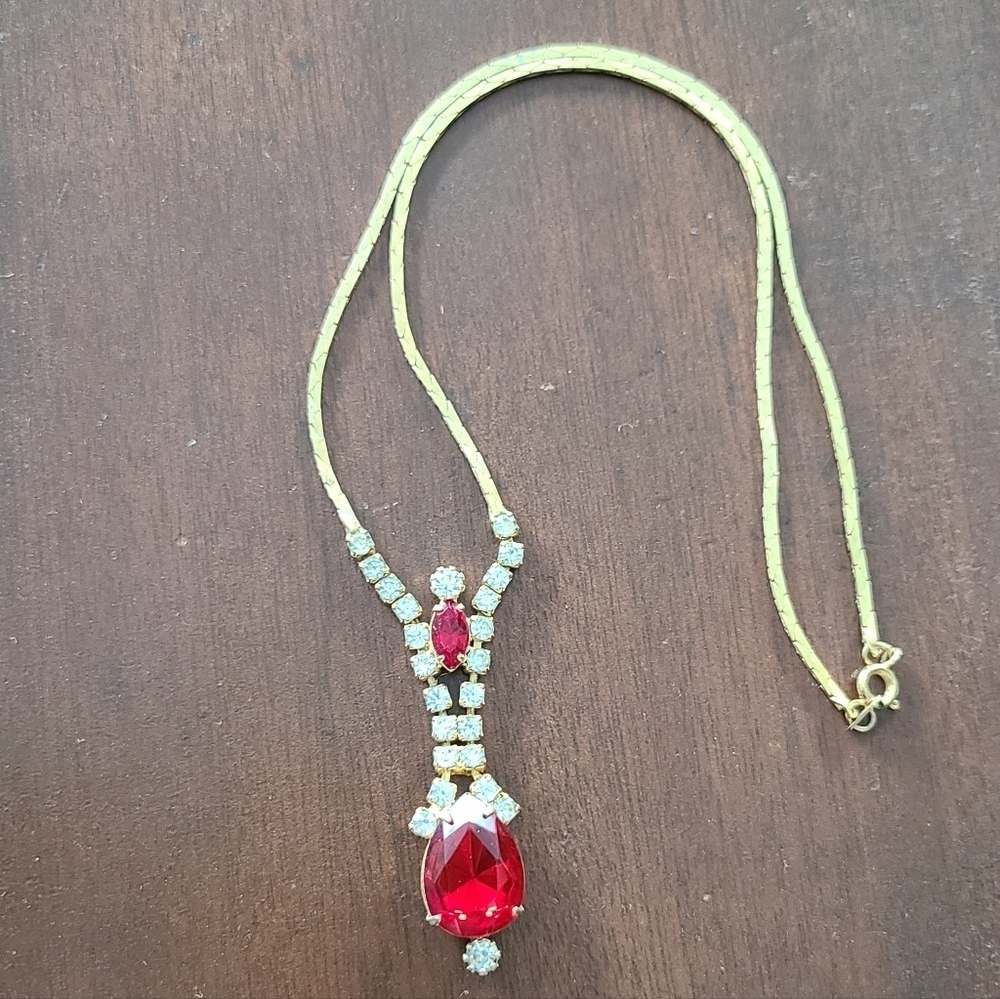 Vintage Teardrop Rhinestone Necklace